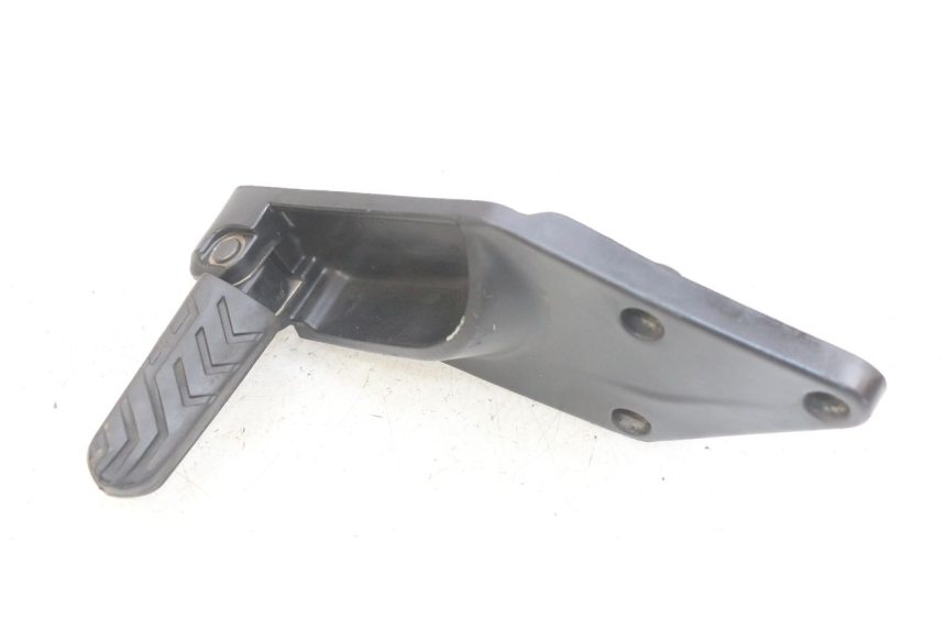 photo de SUPORTE DO DESCANSO DE PÉ TRASEIRO ESQUERDO GILERA GP 800 (2007 - 2013) - Vista principal