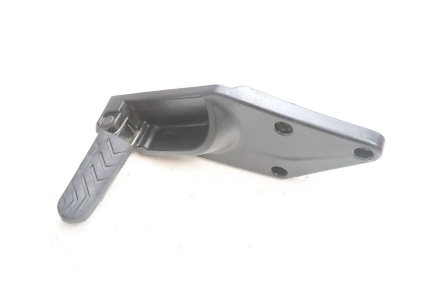 photo de SUPORTE DO DESCANSO DE PÉ TRASEIRO ESQUERDO GILERA GP 800 (2007 - 2013) - Vista principal