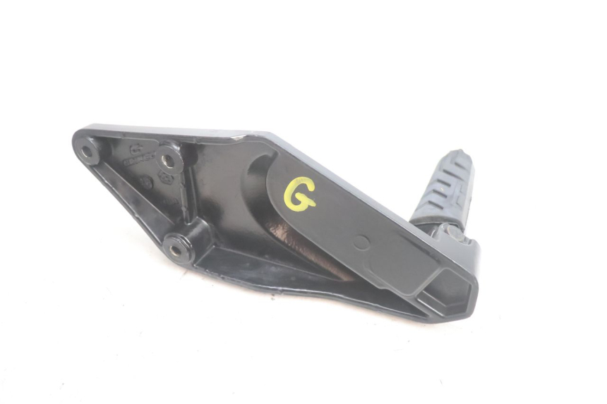 photo de SUPORTE DO DESCANSO DE PÉ TRASEIRO ESQUERDO GILERA GP 800 (2007 - 2013) - Estado da superfície