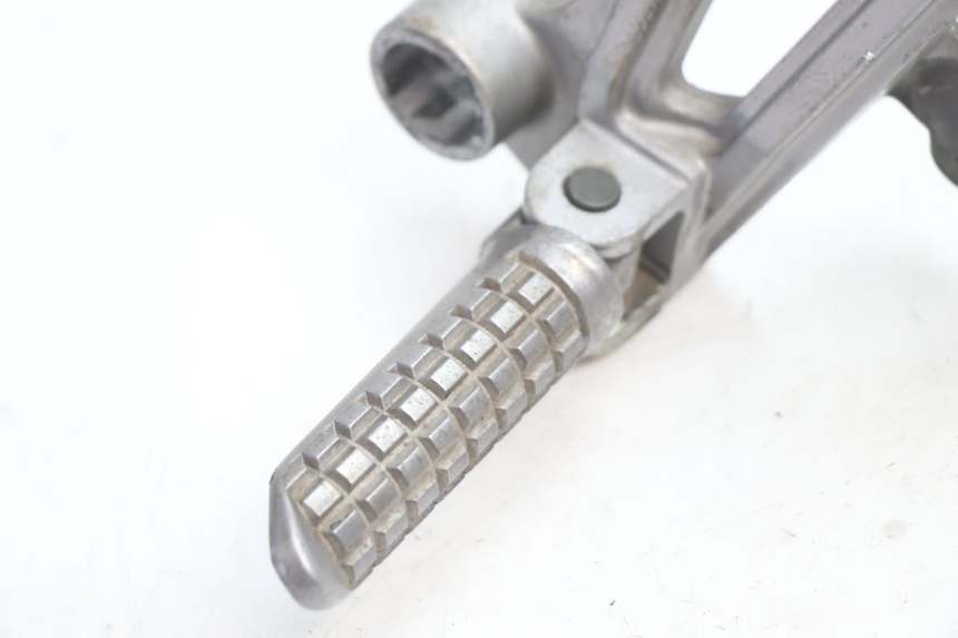 photo de PLACA DO DESCANSO DO PÉ TRASEIRO ESQUERDO KAWASAKI GPX F ZX750F 750 (1986 - 1990) - Detalhe da peça