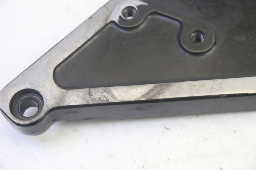 photo de SUPORTE DO DESCANSO DE PÉ TRASEIRO ESQUERDO KAWASAKI GPZ RX 1000 (1986 - 1988) - Zoom do estado de desgaste