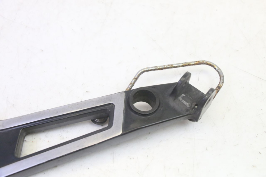 photo de SUPORTE DO DESCANSO DE PÉ TRASEIRO ESQUERDO KAWASAKI GPZ RX 1000 (1986 - 1988) - Outro ângulo de visão