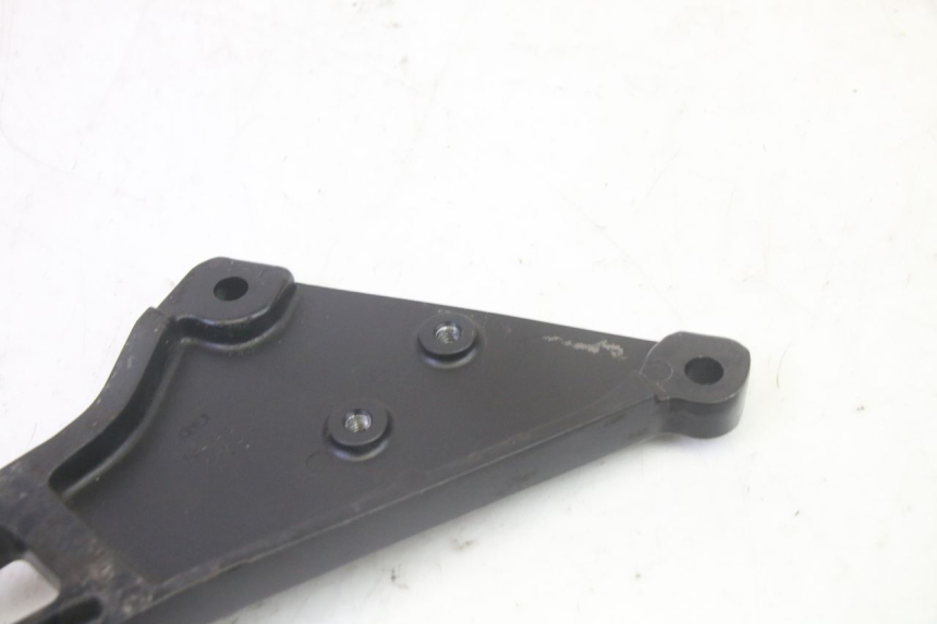 photo de SUPORTE DO DESCANSO DE PÉ TRASEIRO ESQUERDO KAWASAKI GPZ RX 1000 (1986 - 1988) - Estado da superfície