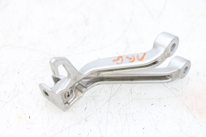 photo de SUPORTE DO DESCANSO DE PÉ TRASEIRO ESQUERDO SUZUKI GSXR GSX-R 1000 (2003 - 2004) - Ampliação técnica