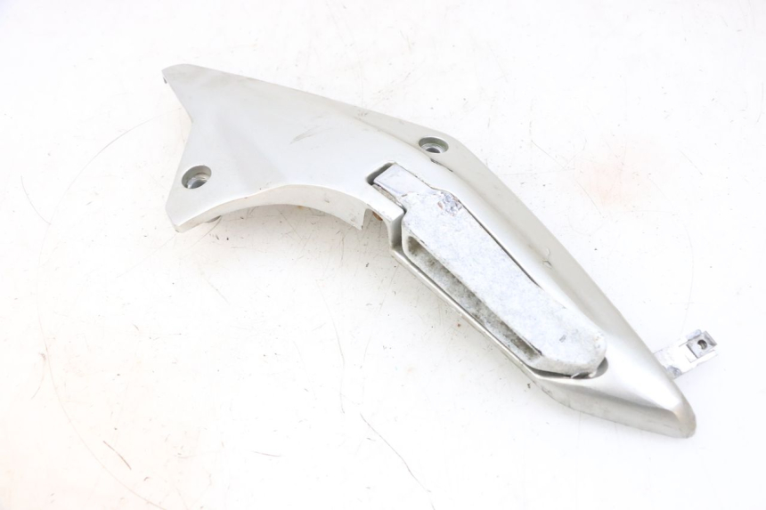 photo de SUPORTE DO DESCANSO DE PÉ TRASEIRO ESQUERDO JM MOTORS GTS 125 (2015 - 2019) - Detalhe da peça