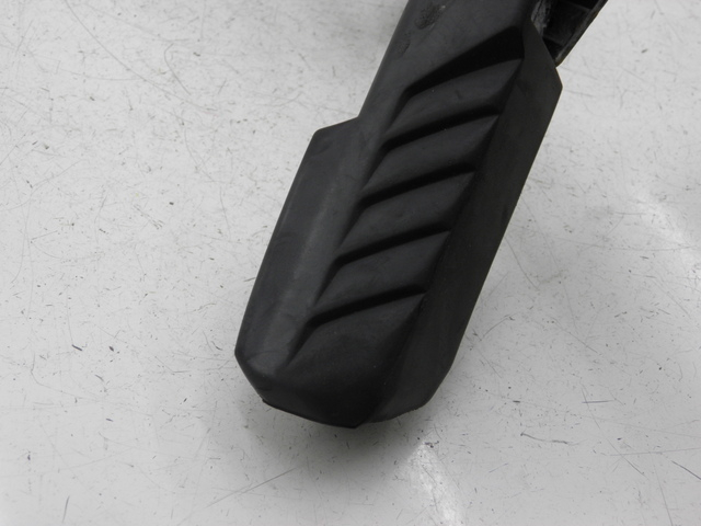 photo de SUPORTE DO DESCANSO DE PÉ TRASEIRO ESQUERDO HONDA FES S-WING SWING ABS 125 (2007 - 2015) - Vista do produto