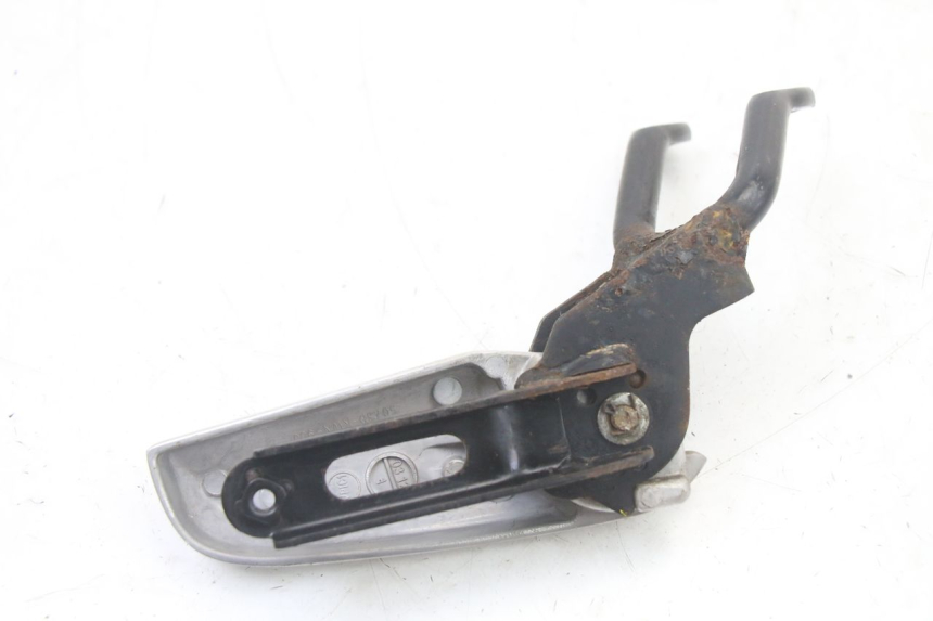 photo de SUPORTE DO DESCANSO DE PÉ TRASEIRO ESQUERDO HONDA PCX (JF57/JF64) 125 (2014 - 2018) - Pontos de fixação