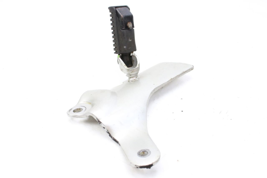 photo de SUPORTE DO DESCANSO DE PÉ TRASEIRO ESQUERDO SYM HUSKY 125 (1999 - 2005) - Outro ângulo de visão