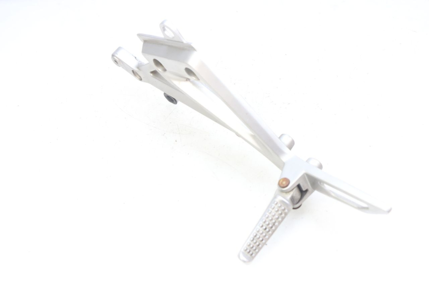photo de SUPORTE DO DESCANSO DE PÉ TRASEIRO ESQUERDO HONDA INTEGRA NC D 750 (2016 - 2018) - Detalhe da peça