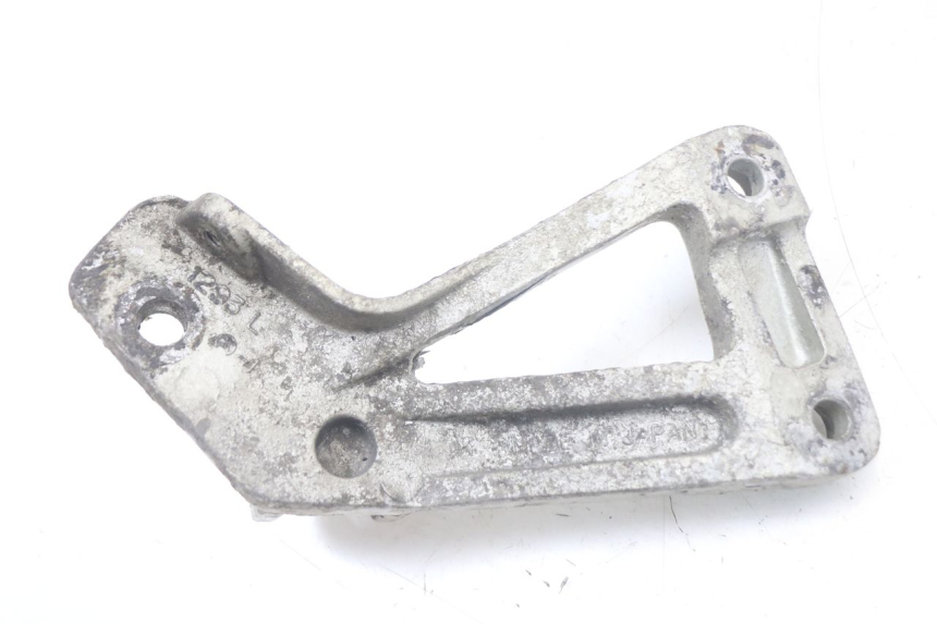 photo de SUPORTE DO DESCANSO DE PÉ TRASEIRO ESQUERDO KAWASAKI GTR 1000 (1994 - 2004) - Outro ângulo de visão