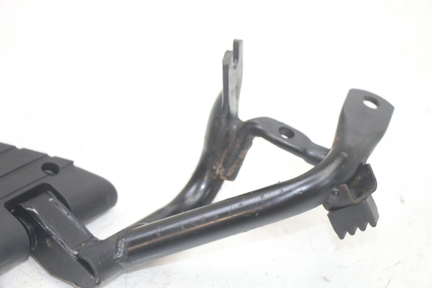 photo de SUPORTE DO DESCANSO DE PÉ TRASEIRO ESQUERDO KYMCO PEOPLE S 125 (2000 - 2008) - Zoom do estado de desgaste