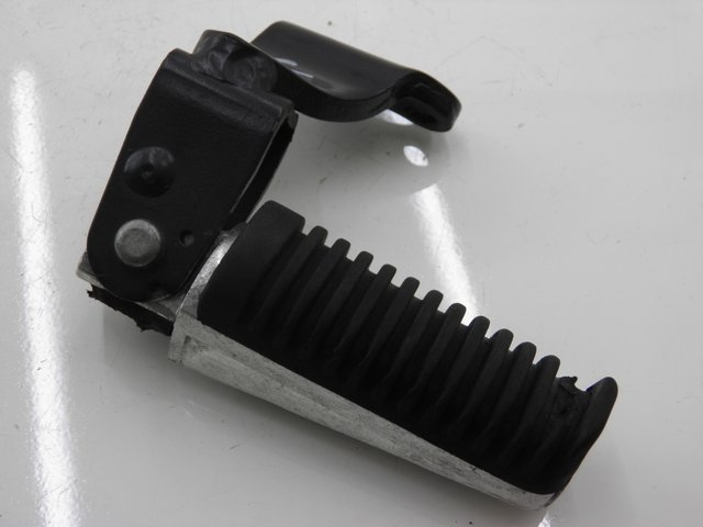 photo de SUPORTE DO DESCANSO DE PÉ TRASEIRO ESQUERDO MBK SKYCRUISER 125 (2006 - 2009) - Vista principal