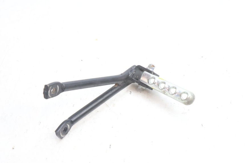 photo de PLACA DO DESCANSO DE PÉ TRASEIRO ESQUERDO RIEJU MRT PRO SUPERMOTARD 50 (2007 - 2018) - Detalhe da peça