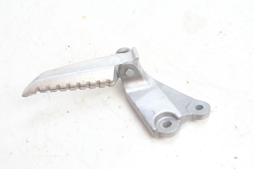 photo de PLACA DO DESCANSO DE PÉ TRASEIRO ESQUERDO YAMAHA N-MAX NMAX 125 (2021 - 2024) - Vista geral