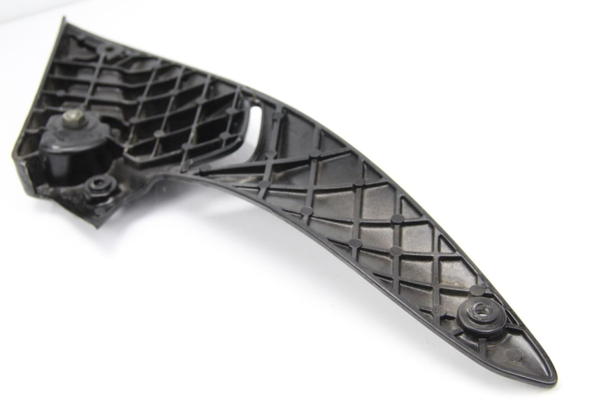 photo de SUPORTE DO DESCANSO DE PÉ TRASEIRO ESQUERDO GILERA NEXUS 125 (2009 - 2013) - Outro ângulo de visão