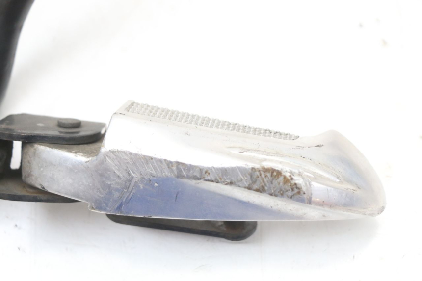 photo de SUPORTE DO DESCANSO DE PÉ TRASEIRO ESQUERDO HONDA NHX LEAD 110 (2008 - 2010) - Estado da superfície