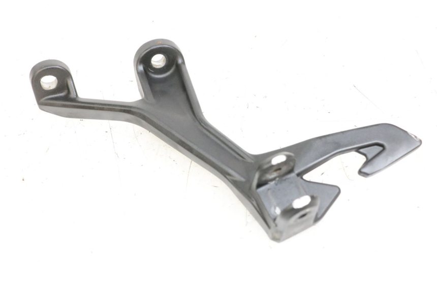 photo de SUPORTE DO DESCANSO DE PÉ TRASEIRO ESQUERDO KAWASAKI NINJA 400 (2018 - 2023) - Vista principal
