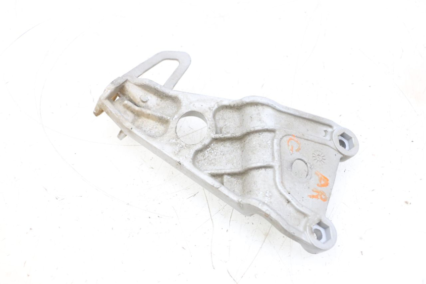 photo de SUPORTE DO DESCANSO DE PÉ TRASEIRO ESQUERDO HONDA NSR R 125 (1994 - 2003) - Zoom do estado de desgaste