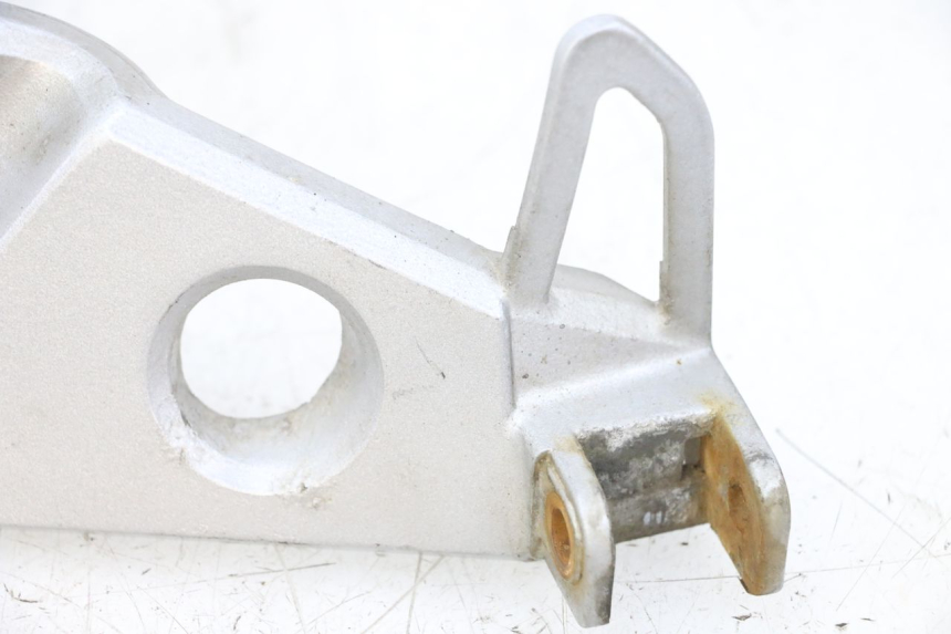photo de SUPORTE DO DESCANSO DE PÉ TRASEIRO ESQUERDO HONDA NSR R 125 (1994 - 2003) - Pontos de fixação