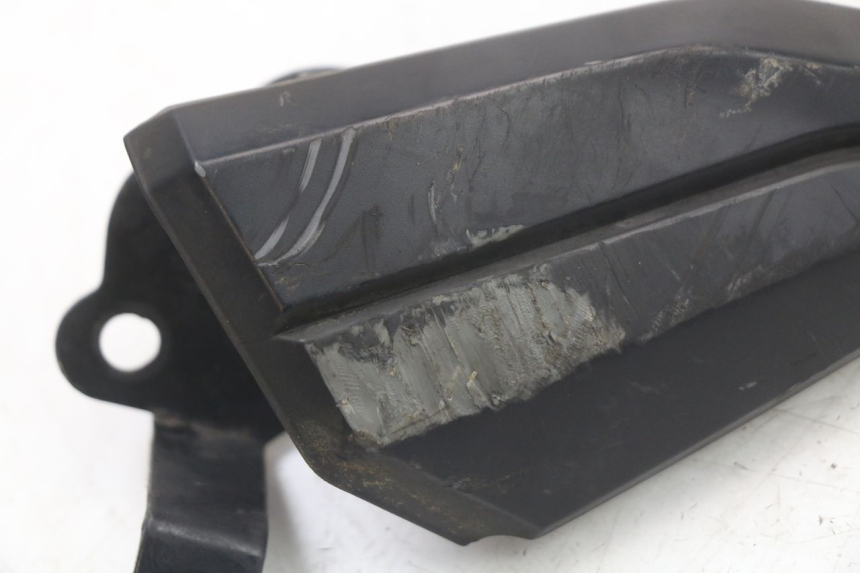 photo de SUPORTE DO DESCANSO DE PÉ TRASEIRO ESQUERDO PEUGEOT BELVILLE 125 (2017 - 2021) - Detalhe da peça