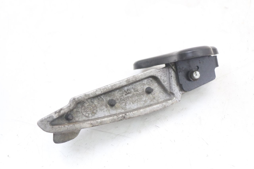 photo de SUPORTE DO DESCANSO DE PÉ TRASEIRO ESQUERDO PEUGEOT DJANGO 125 (2014 - 2017) - Ampliação técnica