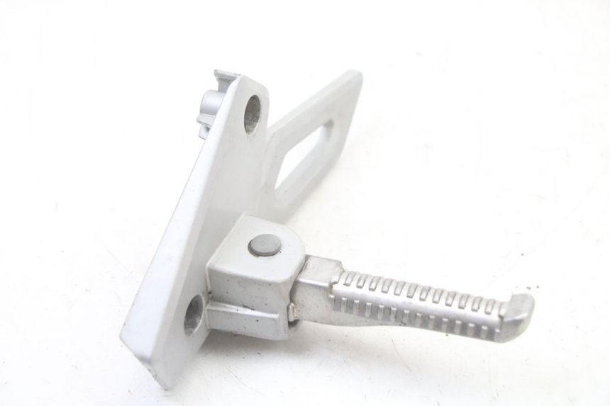 photo de SUPORTE DO DESCANSO DE PÉ TRASEIRO ESQUERDO PEUGEOT SPEEDFIGHT 3 LC 2T 50 (2009 - 2015) - Detalhe da peça