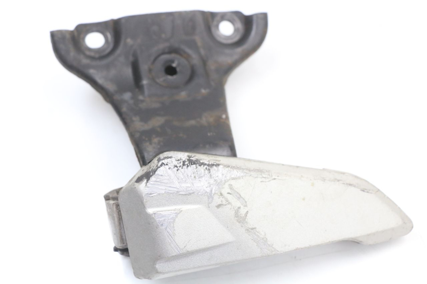 photo de SUPORTE DO DESCANSO DE PÉ TRASEIRO ESQUERDO HONDA SH ABS 125 (2012 - 2017) - Vista principal