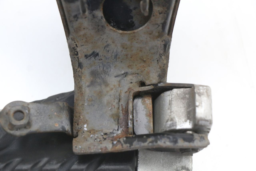 photo de SUPORTE DO DESCANSO DE PÉ TRASEIRO ESQUERDO HONDA SH ABS 125 (2012 - 2017) - Pontos de fixação
