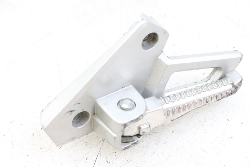 photo de SUPORTE DO DESCANSO DE PÉ TRASEIRO ESQUERDO PEUGEOT SPEEDFIGHT 4 2T 50 (2015 - 2019) - Detalhe da peça