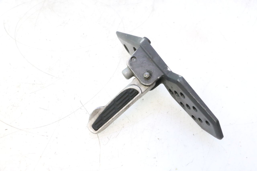 photo de PLACA DO DESCANSO DO PÉ TRASEIRO ESQUERDO KYMCO SUPER 8 2T 50 (2007 - 2013) - Estado da superfície