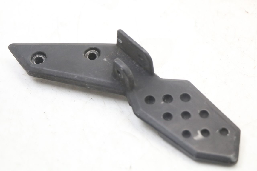 photo de SUPORTE DO DESCANSO DE PÉ TRASEIRO ESQUERDO KYMCO SUPER 8 125 (2008 - 2015) - Outro ângulo de visão