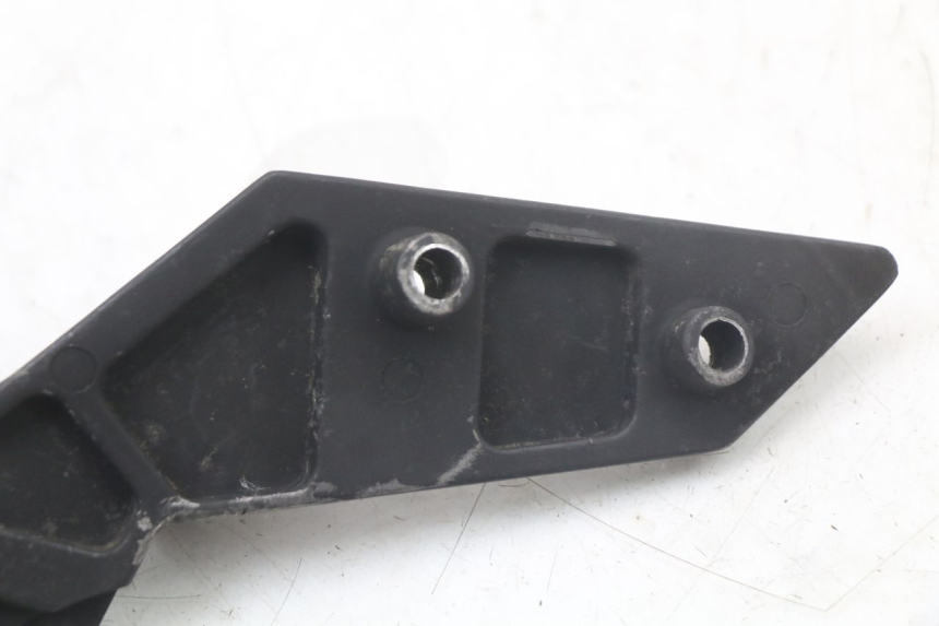 photo de SUPORTE DO DESCANSO DE PÉ TRASEIRO ESQUERDO KYMCO SUPER 8 125 (2008 - 2015) - Estado da superfície