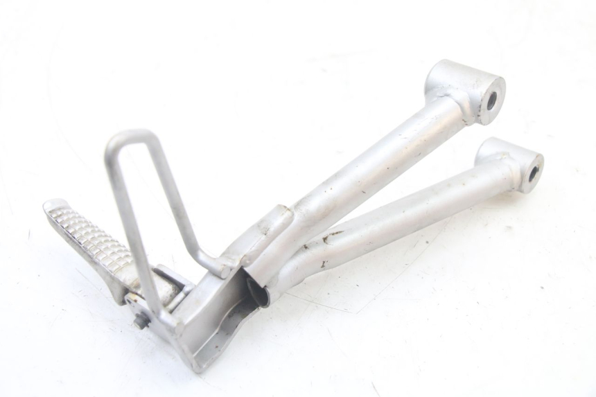 photo de SUPORTE DO DESCANSO DE PÉ TRASEIRO ESQUERDO SUZUKI GSF S BANDIT 600 (2000 - 2004) - Outro ângulo de visão