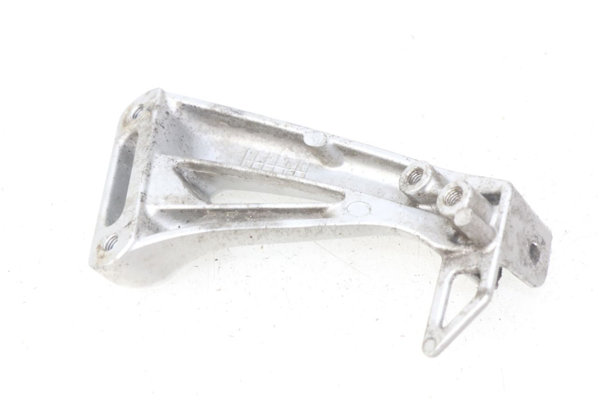 photo de SUPORTE DO DESCANSO DE PÉ TRASEIRO ESQUERDO SUZUKI SV S 650 (1999 - 2002) - Vista geral
