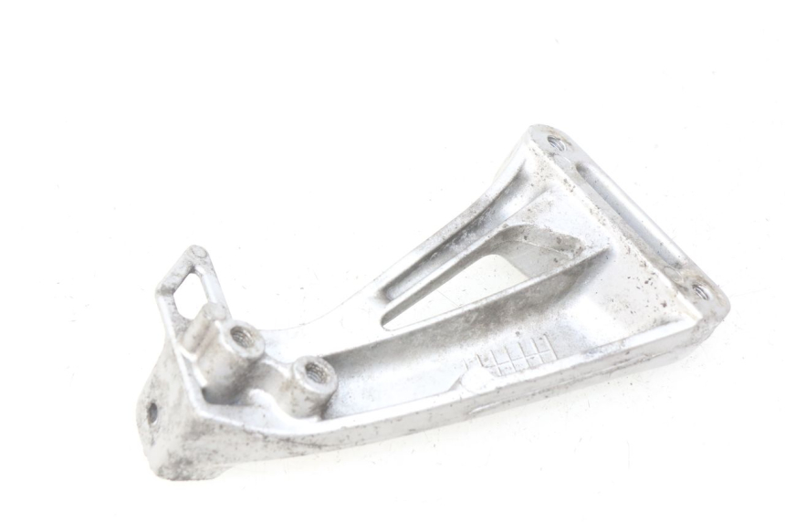 photo de SUPORTE DO DESCANSO DE PÉ TRASEIRO ESQUERDO SUZUKI SV S 650 (1999 - 2002) - Pontos de fixação