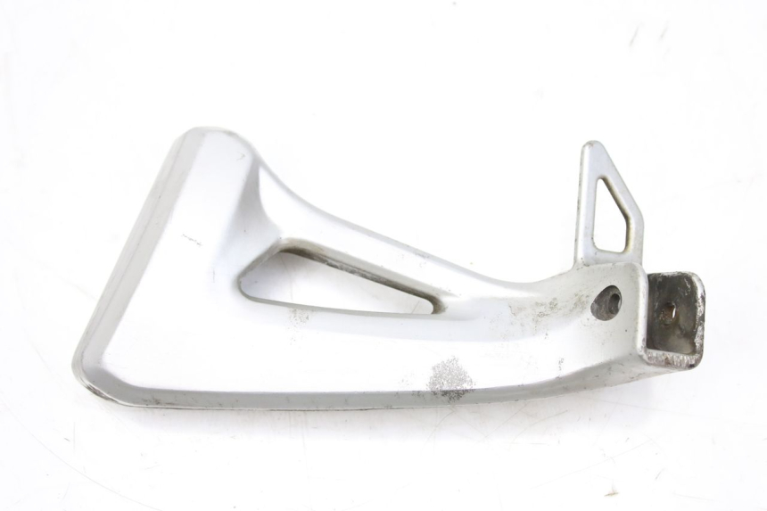 photo de SUPORTE DO DESCANSO DE PÉ TRASEIRO ESQUERDO SUZUKI SV S 650 (1999 - 2002) - Detalhe da peça
