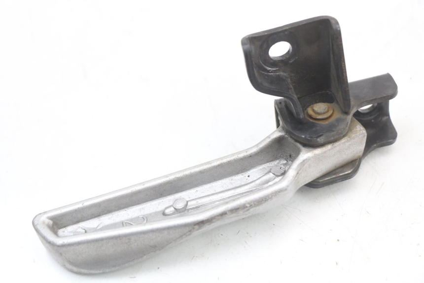 photo de SUPORTE DO DESCANSO DE PÉ TRASEIRO ESQUERDO PEUGEOT TWEET 125 (2018 - 2021) - Outro ângulo de visão