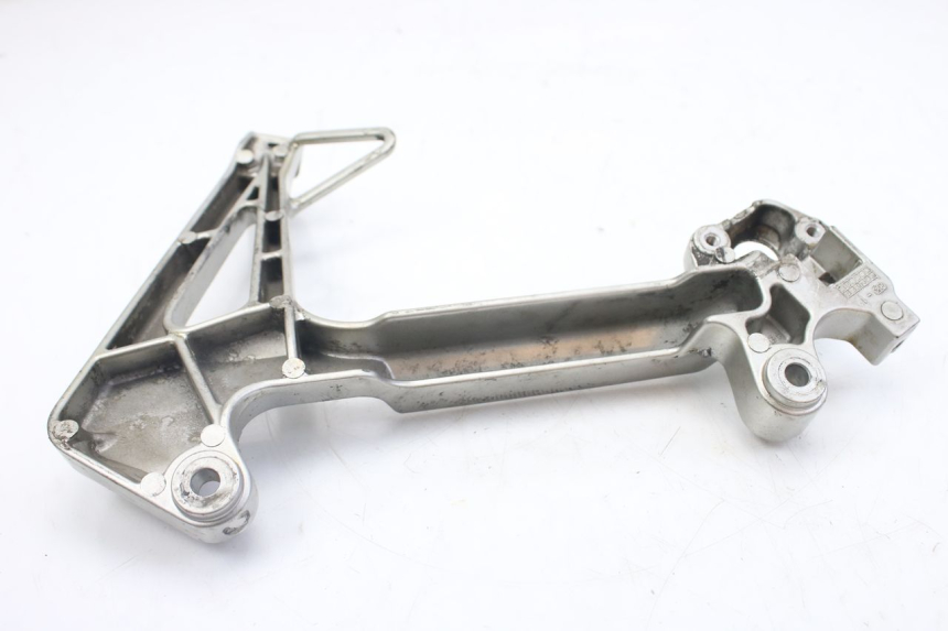 photo de SUPORTE DO DESCANSO DE PÉ TRASEIRO ESQUERDO HONDA VFR FI RC46 800 (1998 - 2001) - Detalhe da peça