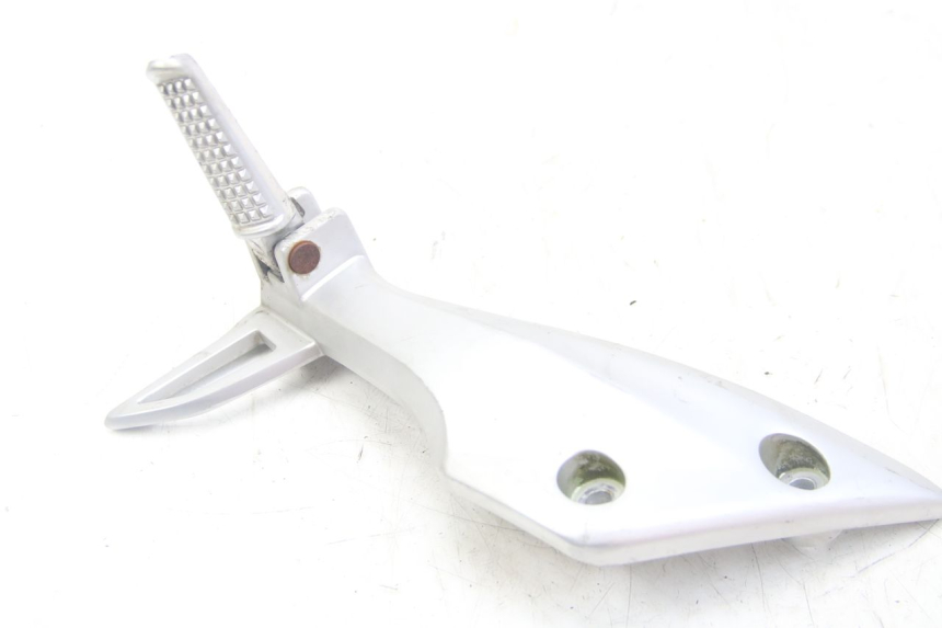 photo de SUPORTE DO DESCANSO DE PÉ TRASEIRO ESQUERDO HONDA VISION NSC R 50 (2013 - 2015) - Zoom do estado de desgaste