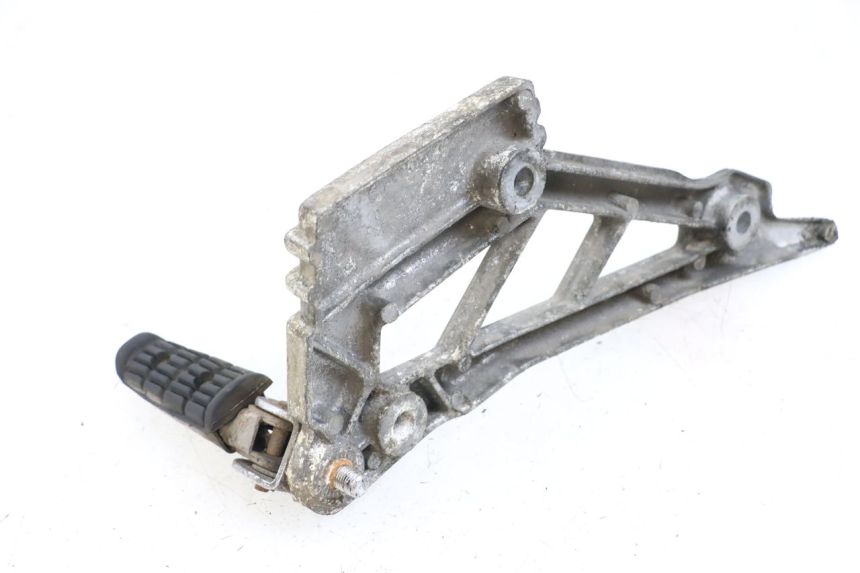 photo de SUPORTE DO DESCANSO DE PÉ TRASEIRO ESQUERDO YAMAHA XJ F 900 (1983 - 1994) - Outro ângulo de visão