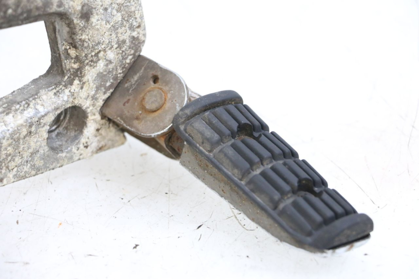photo de SUPORTE DO DESCANSO DE PÉ TRASEIRO ESQUERDO YAMAHA XJ F 900 (1983 - 1994) - Vista geral