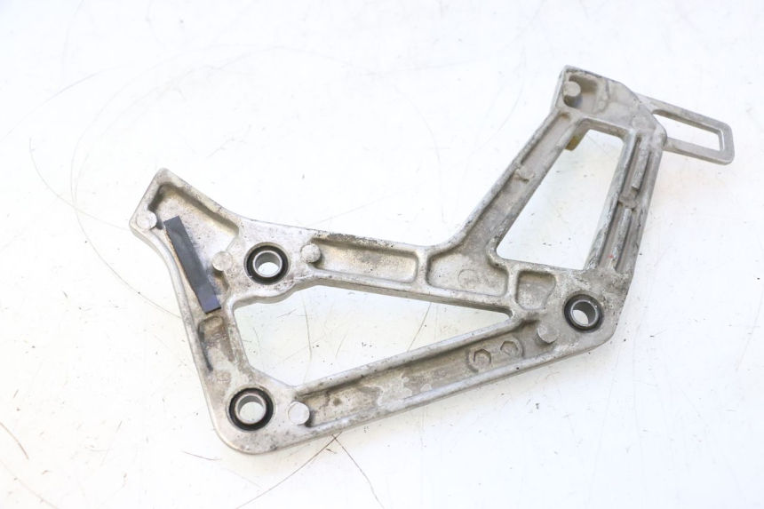 photo de PLACA DO DESCANSO DO PÉ TRASEIRO ESQUERDO HONDA XRV AFRICA TWIN 750 (1990 - 1992) - Zoom do estado de desgaste