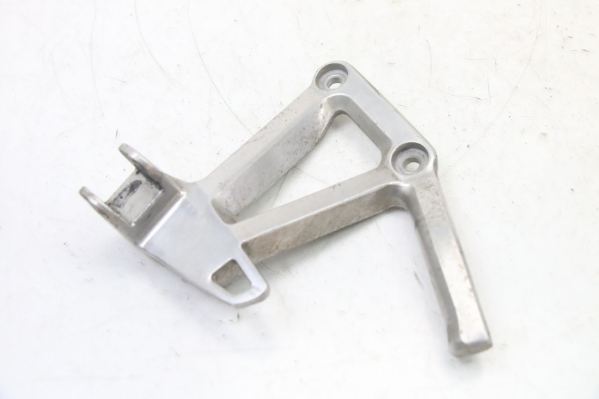 photo de SUPORTE DO DESCANSO DE PÉ TRASEIRO ESQUERDO YAMAHA FZS FAZER 600 (2001 - 2003) - Vista principal
