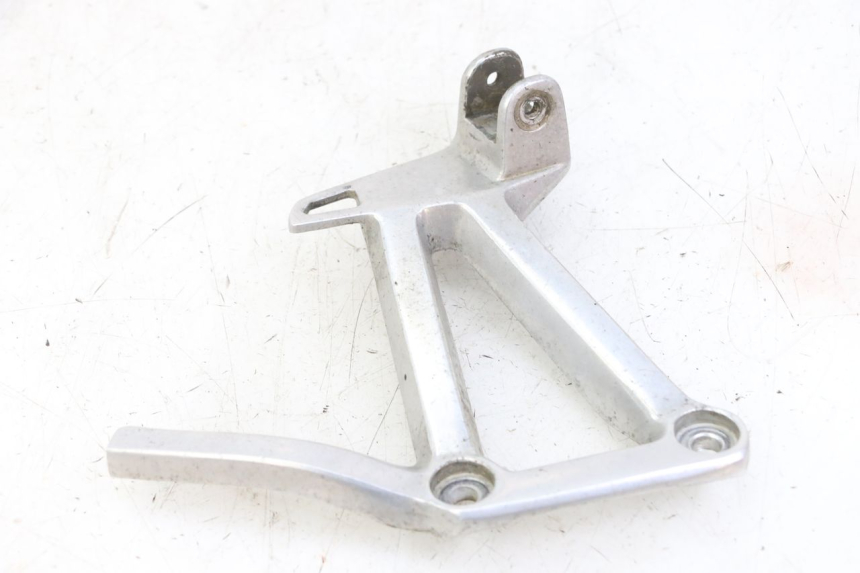 photo de SUPORTE DO DESCANSO DE PÉ TRASEIRO ESQUERDO YAMAHA FZS FAZER 600 (2001 - 2003) - Vista geral