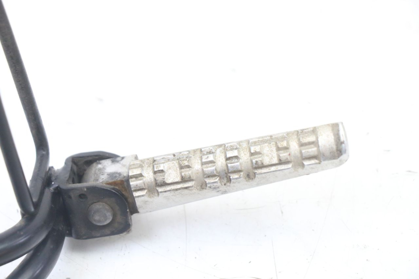 photo de SUPORTE DO DESCANSO DE PÉ TRASEIRO ESQUERDO YAMAHA TZR 50 (2008 - 2016) - Zoom do estado de desgaste