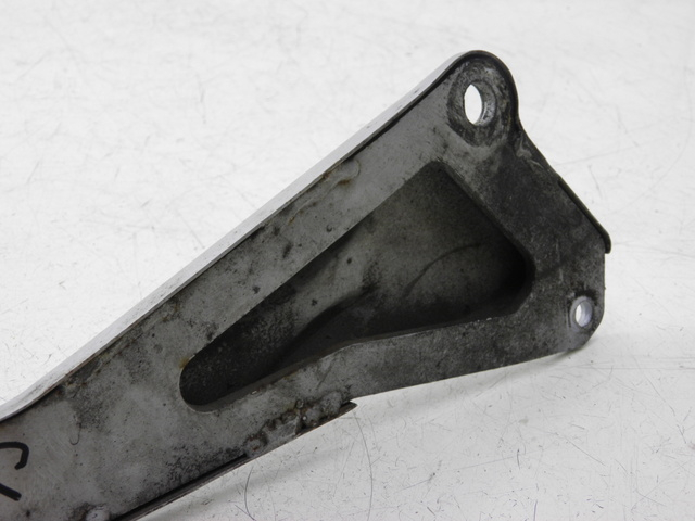 photo de SUPORTE DO DESCANSO DE PÉ TRASEIRO ESQUERDO YAMAHA YBR CUSTOM 125 (2008 - 2010) - Zoom do estado de desgaste