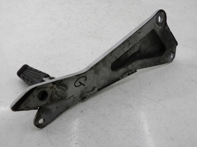 photo de SUPORTE DO DESCANSO DE PÉ TRASEIRO ESQUERDO YAMAHA YBR CUSTOM 125 (2008 - 2010) - Pontos de fixação