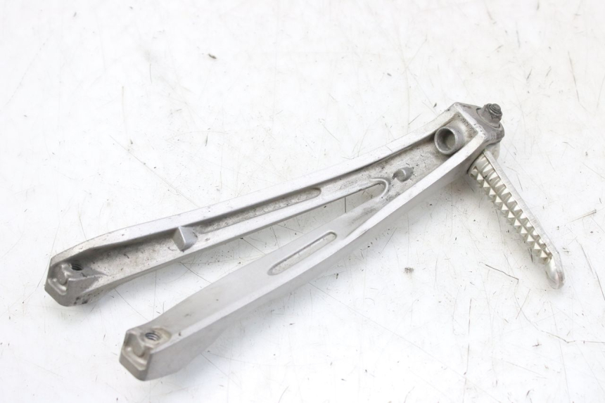 photo de SUPORTE DO DESCANSO DE PÉ TRASEIRO ESQUERDO YAMAHA YZF R1 1000 (2007 - 2008) - Ampliação técnica