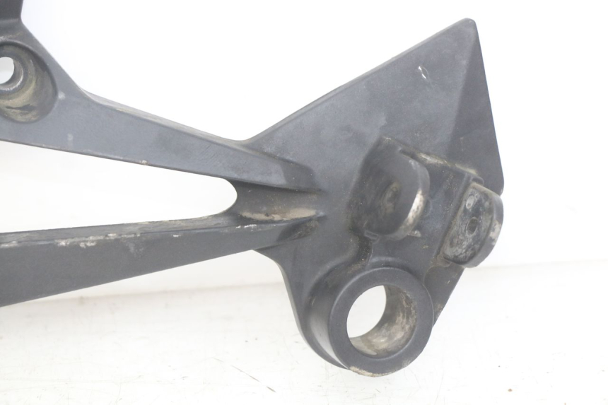 photo de SUPORTE DO DESCANSO DE PÉ TRASEIRO ESQUERDO KAWASAKI Z 750 (2007 - 2013) - Pontos de fixação