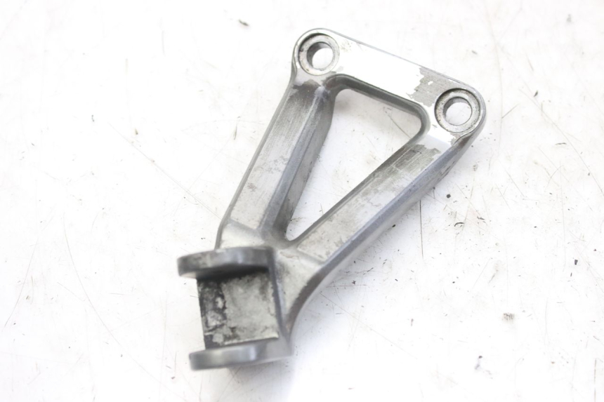 photo de SUPORTE DO DESCANSO DE PÉ TRASEIRO ESQUERDO KAWASAKI ZX-6R ZX6R 600 (1995 - 1997) - Vista principal